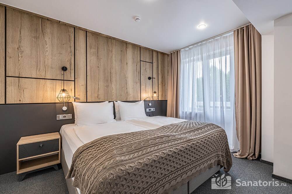 Джуниор Сюит