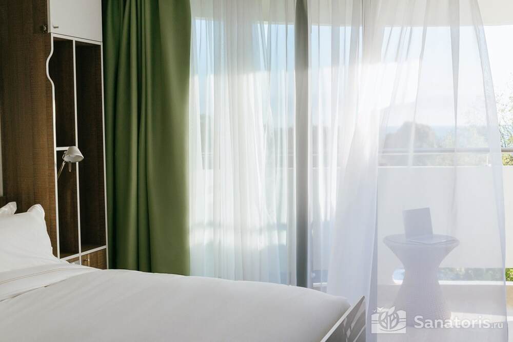 Студия с балконом и видом на парк