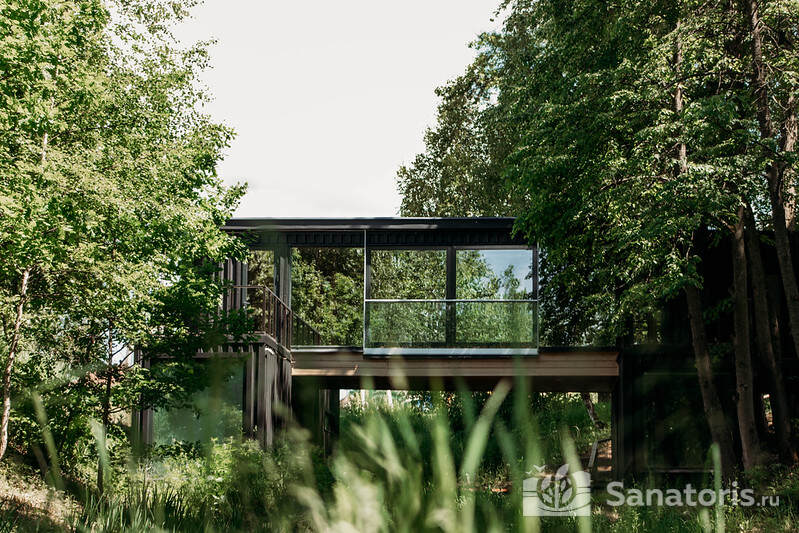 Дом-сауна над оврагом