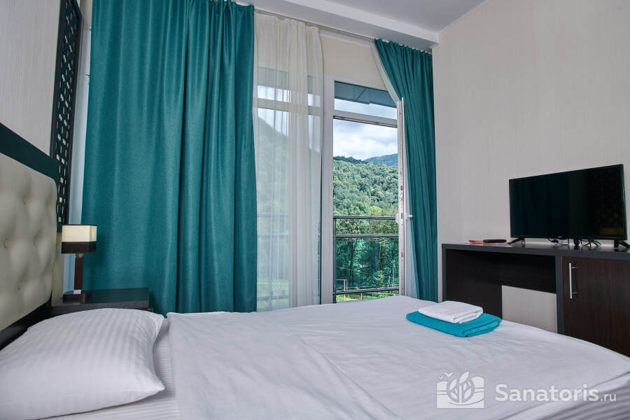 2-х местный номер с 1 кроватью и видом на горы