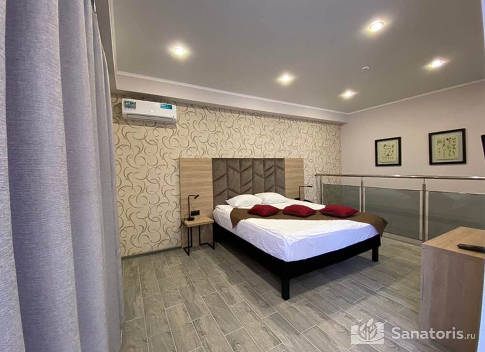 DELUXE с видом на бассейн