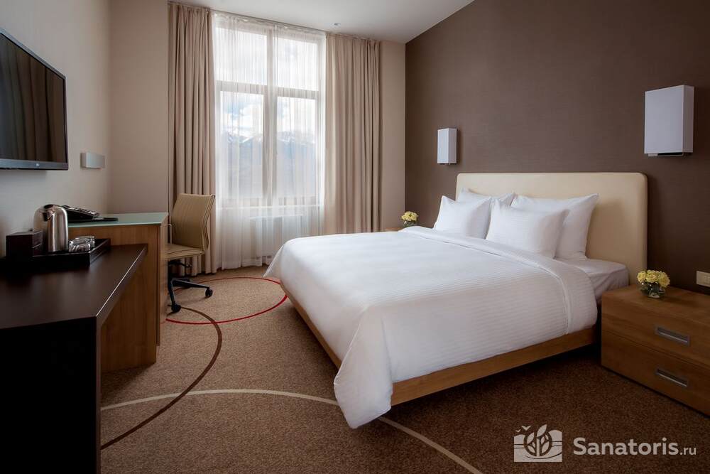 Стандарт с одной двуспальной кроватью