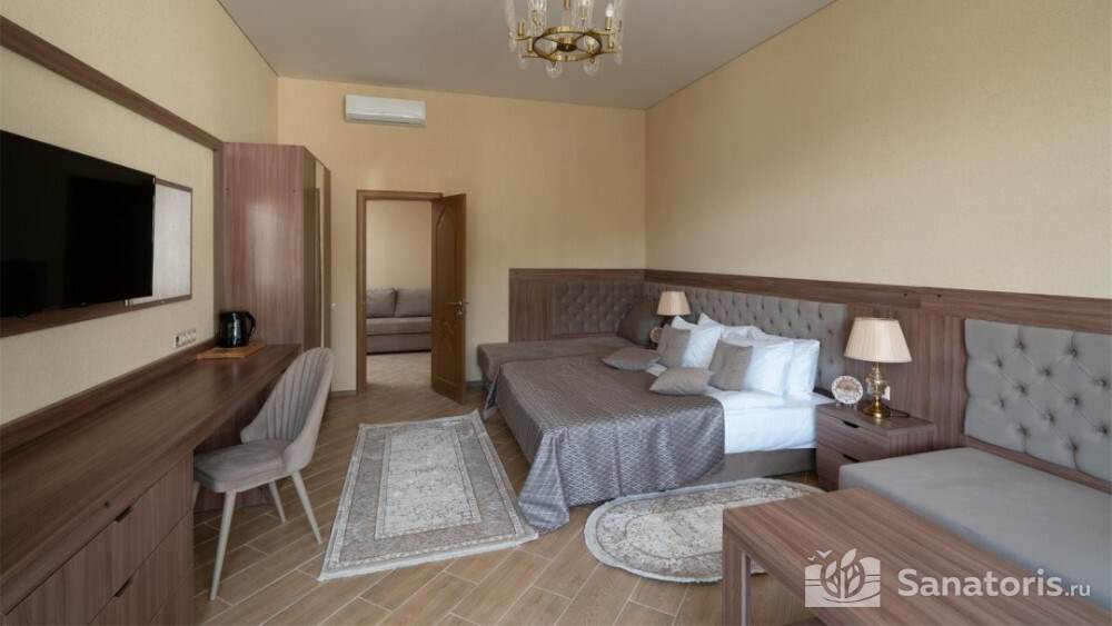 Двухкомнатный Люкс семейный с балконом