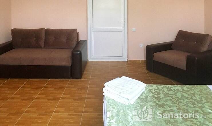 4-местный 2-комнатный 2-уровневый коттедж (10 корпус)