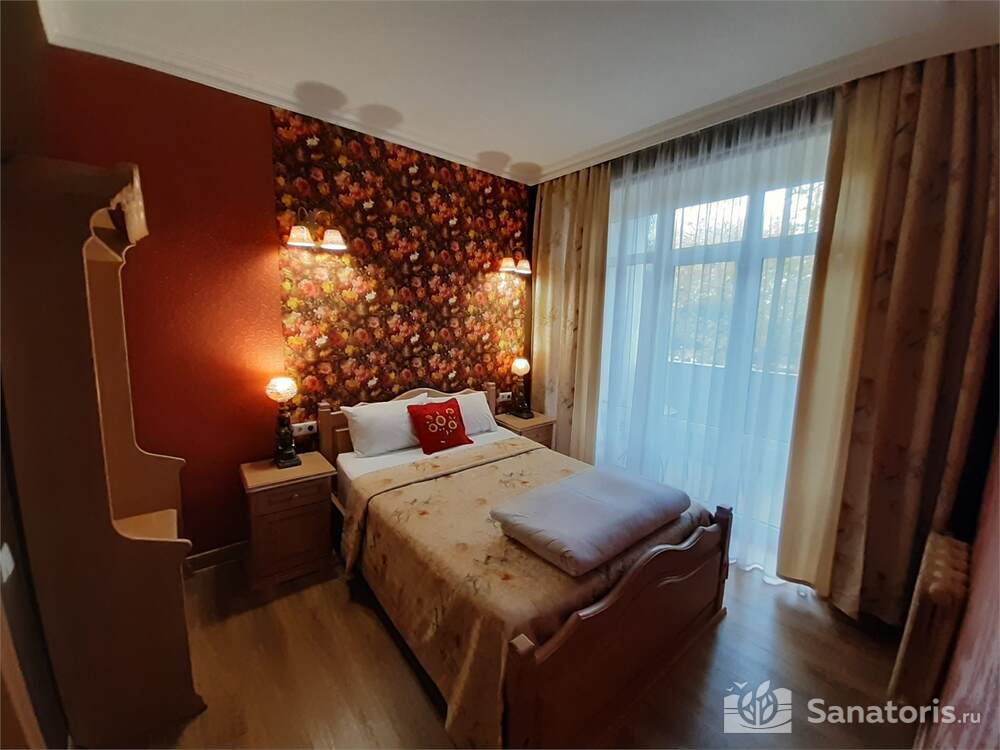 Семейный Улучшенный с балконом (2 этаж)