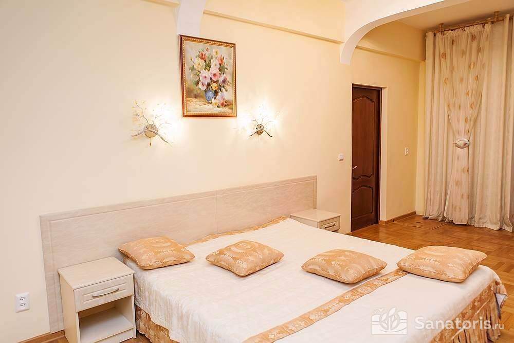 Номер высшей категории Люкс «Бизнес» 2-комн. (2 мест.)