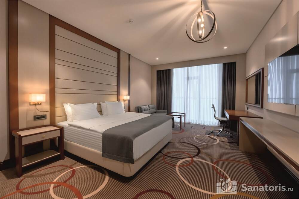 Джуниор DBL вид на гору Железная