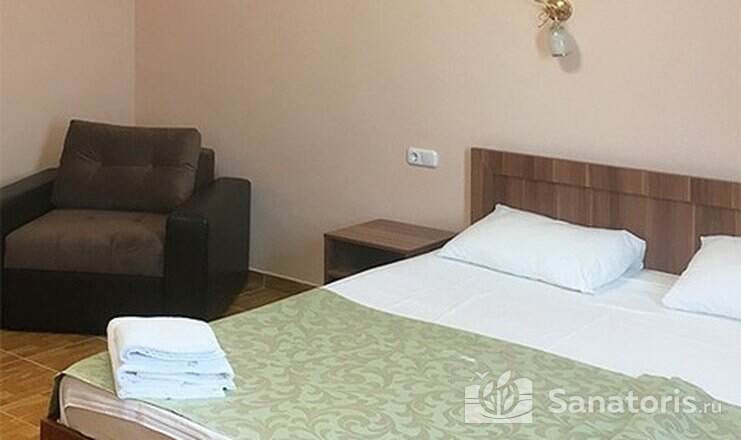 3-местный 2-комнатный 2-уровневый коттедж (10 корпус)