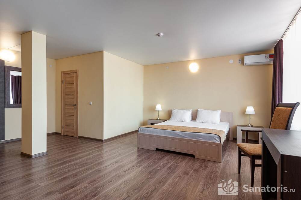 Полулюкс на 3 - 4 чел. с балконом