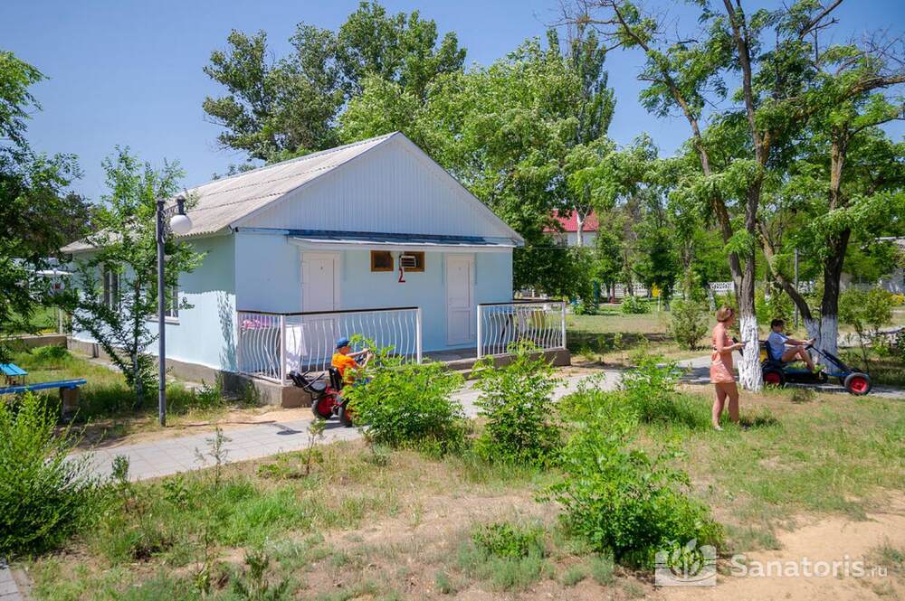 Номер в домике с верандой