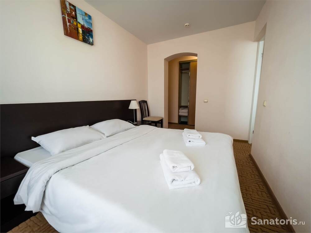 Люкс 3-х местный 2-х комнатный с видом на море (корпус 1)