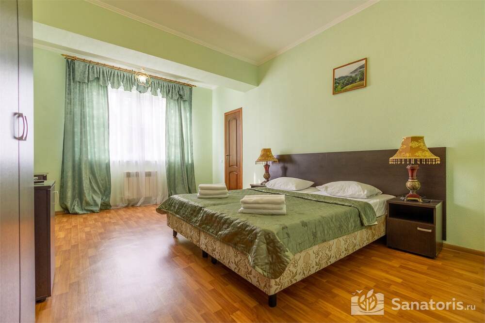 Полулюкс 2- х комн. с балконом